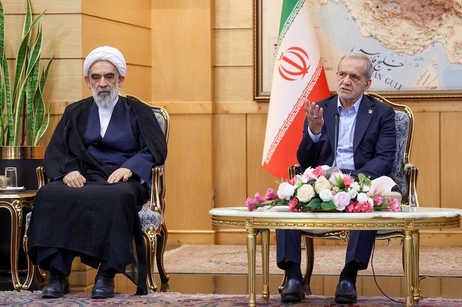 کشورهای مسلمان منطقه باید در تمام جنبه‌ها با یکدیگر تعامل سازنده داشته باشند