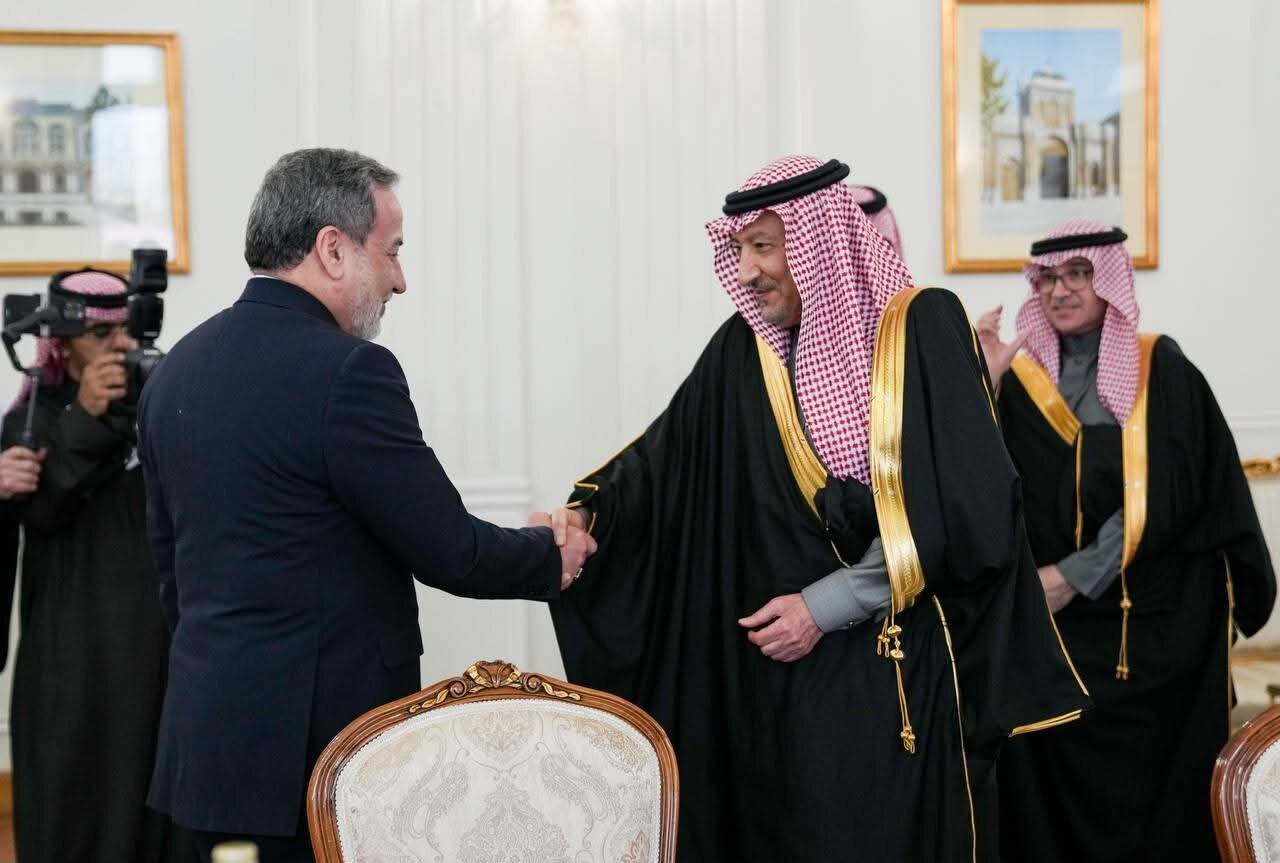 Mkutano wa Mawaziri wa Mambo ya Nje wa Iran, China na Saudi Arabia Wafanyika Tehran +Picha