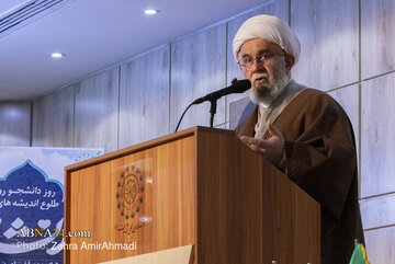 تقرير مصور/ آية الله رمضاني يلقي كلمة في احتفال بيوم الطالب في جامعة أهل البيت الدولية بمدينة قم