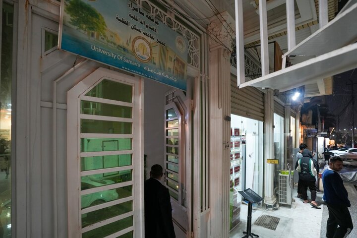 تقرير مصور/ مضيف العتبة العسكرية المقدسة يوزّع 1500 وجبة على طلبة جامعة سامراء