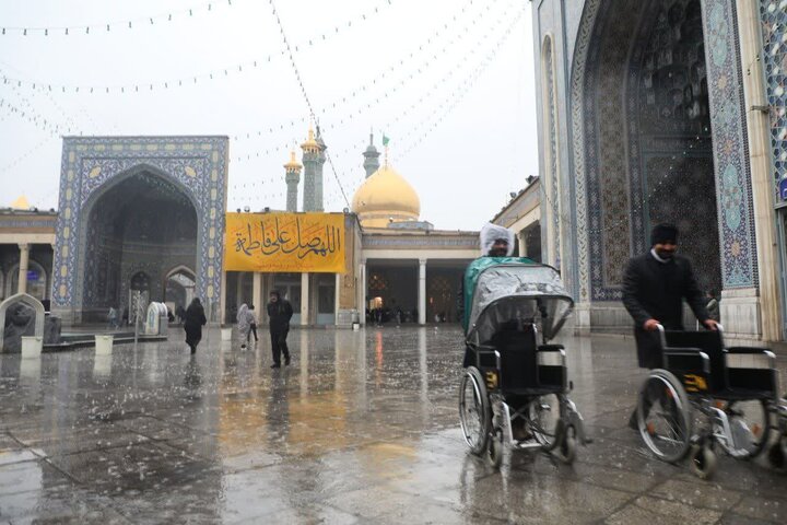 Photos: Beautiful Atmosphere of Divine Rainfall at Hazrat Masoumeh Shrine