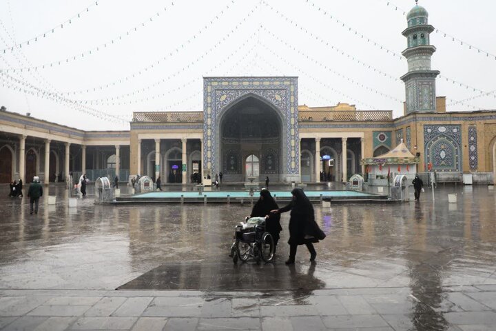 Photos: Beautiful Atmosphere of Divine Rainfall at Hazrat Masoumeh Shrine