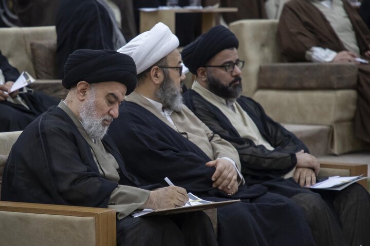 تقرير مصور/ إقامة ندوة علمية بمناسبة اليوم العالمي للغة العربية في النجف الأشرف