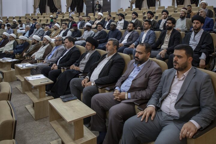 تقرير مصور/ إقامة ندوة علمية بمناسبة اليوم العالمي للغة العربية في النجف الأشرف