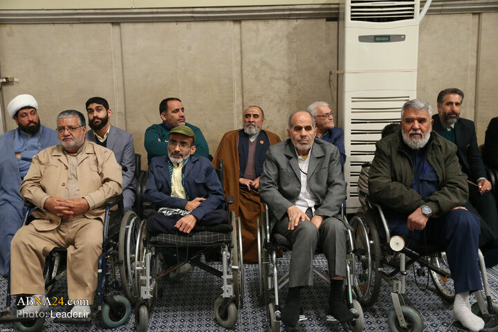 دیدار هزاران نفر از مداحان و ستایشگران اهل بیت(ع) با رهبر انقلاب