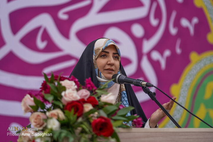 Hz. Zehra'nın (s.a) Kutlu Doğum Yıldönümü Münasebetiyle Şahçerağ Hareminde Kadınların Görkemli Toplantısı