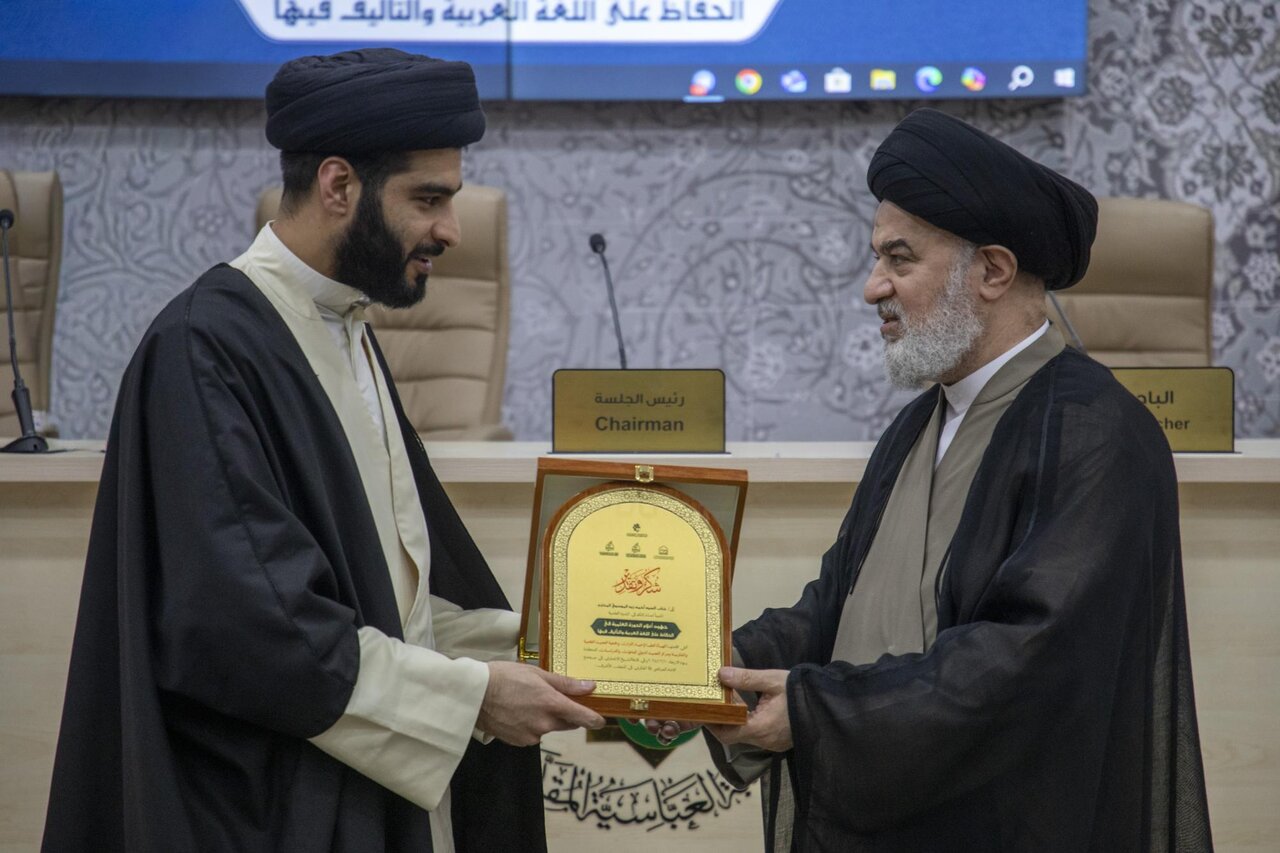 Sayed Al-Safi honours participants in scientific seminar on "International Arabic Language Day"