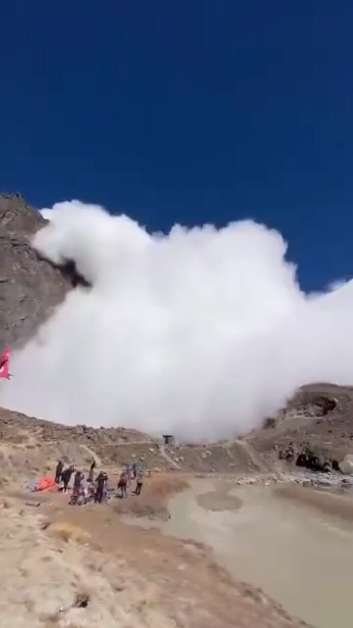 Video | Mga kaakit-akit na sandali ng pag-usad ng ulap sa ibabaw ng tuktok ng bundok ng Sabalan at ang pagtatagpo sa Lawa nito