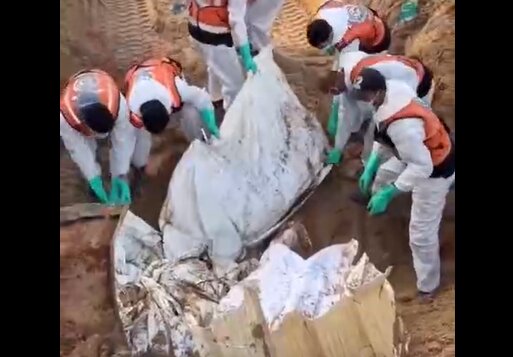 Video | Perkuburan Beramai-ramai Ditemui di Hospital Al-Shifa Gaza, Mangsa Dijangka Ratusan