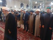 ကရာချီမြို့  ရှိ ခိုင်ရူလ်အမလ် အန်ချိုလီအသင်း ဗလီ ဝတ်ကျောင်းတော် တွင် ဧည့်သည်တော် ရှိက်ခ် မိုဟမ္မဒ် ဆဟာဟိုလ် မှ နမာဇ် ရှေ့ဆောင် ဝတ်ပြု  ။ ။ Photos