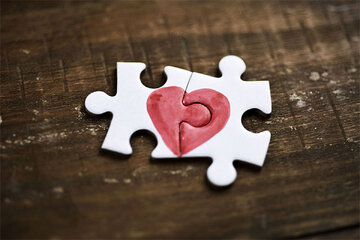 چرا عشق گاهی مذموم است؟ پاسخ دین به یک سوال اساسی