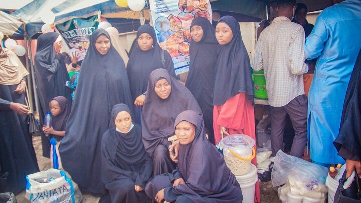 تقرير مصور/ شيعة نيجيريا يحتفلون بمناسبة ولادة السيدة الطاهرة "فاطمة الزهراء" (ع) بالعاصمة "أبوجا"