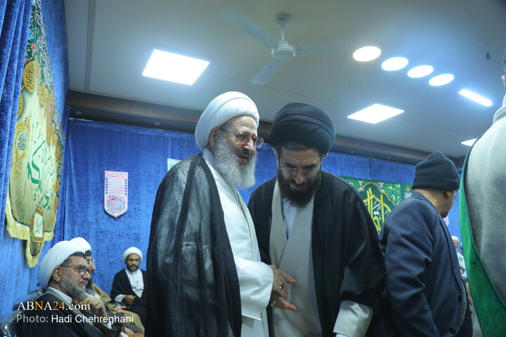 مراسم عمامه گذاری و جشن میلاد حضرت فاطمه زهرا(س)در بیت آیت‌الله فقیهی