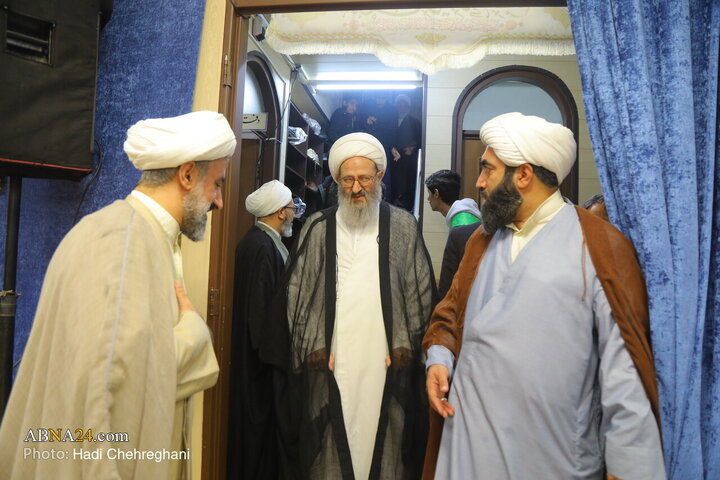 مراسم عمامه گذاری و جشن میلاد حضرت فاطمه زهرا(س)در بیت آیت‌الله فقیهی