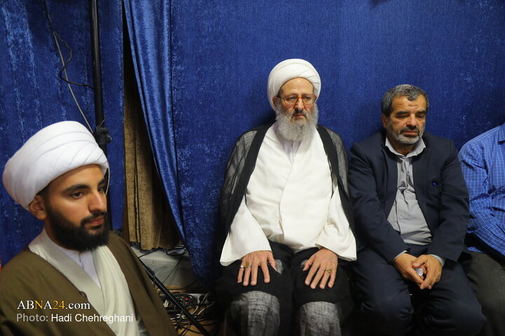 مراسم عمامه گذاری و جشن میلاد حضرت فاطمه زهرا(س)در بیت آیت‌الله فقیهی