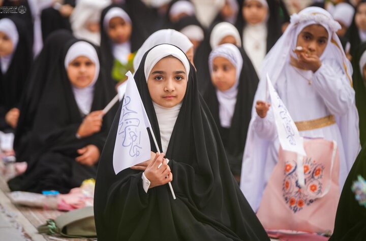 تقرير مصور/ حضور واسع للفتيات في احتفالية التكليف الشرعي السنوي بمناسبة ولادة السيدة "فاطمة الزهراء" (ع)