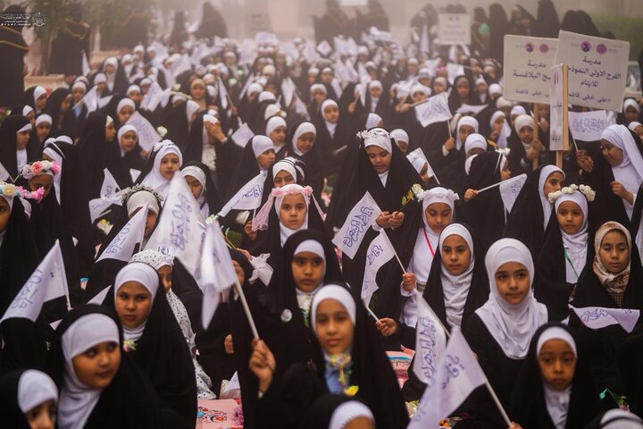 تقرير مصور/ حضور واسع للفتيات في احتفالية التكليف الشرعي السنوي بمناسبة ولادة السيدة "فاطمة الزهراء" (ع)