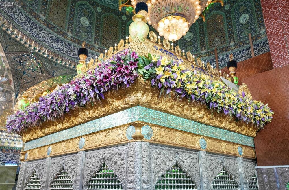 تزيين المراقد والمزارات الشريفة في العراق بأكثر من 20 ألف وردة احتفاءً بولادة الزهراء (ع)