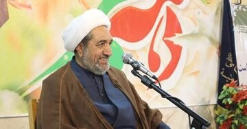 رجل دين شيعي: إن تبني شخصية السيدة الزهراء (س) هو مفتاح الخلاص والإصلاح الاجتماعي