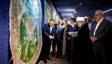 عکس خبری | آغاز به‌کار نمایشگاه هنری جشنواره بین‌المللی «کوثرالعصمه» در کربلا