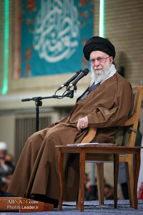 Photos: Imam Khamenei meets with elegists, eulogists
