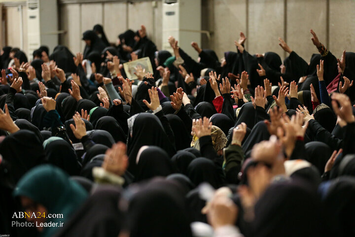 Photos: Imam Khamenei meets with elegists, eulogists