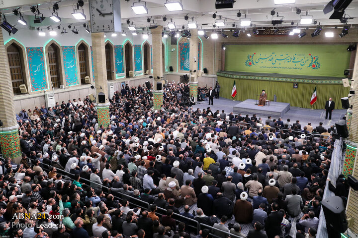 Photos: Imam Khamenei meets with elegists, eulogists