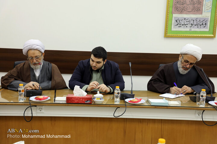 Photos: Members of "Andisheh Sharq Institute" meet Ayatollah Ramazani