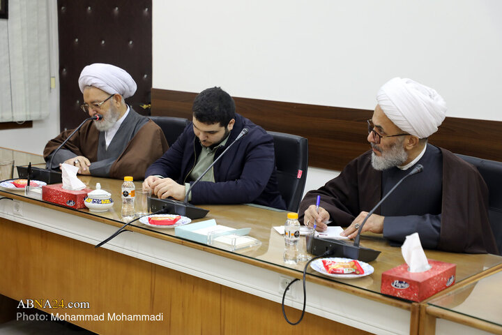 Photos: Members of "Andisheh Sharq Institute" meet Ayatollah Ramazani