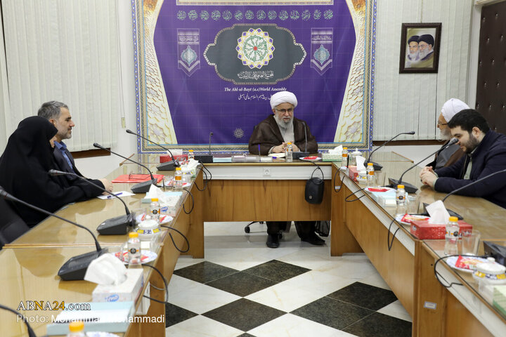 Photos: Members of "Andisheh Sharq Institute" meet Ayatollah Ramazani