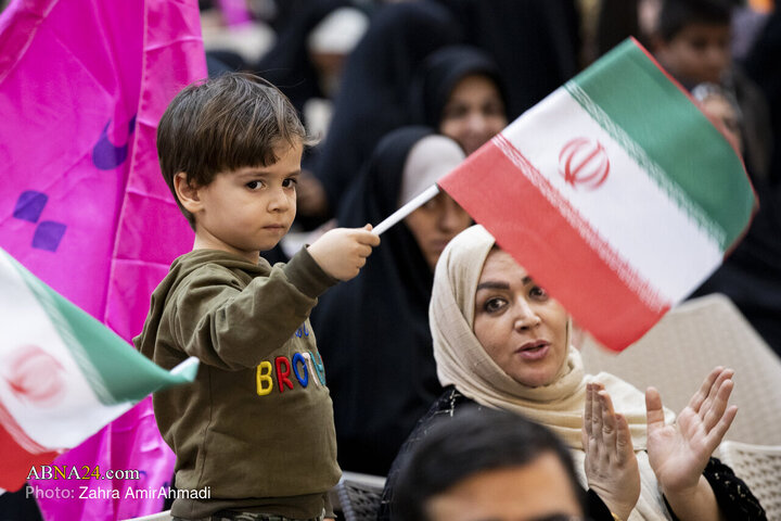 تقرير مصور/ مراسم إحياء يوم الأم ويوم المرأة عند مرقد الإمام الخميني الراحل (ره) بالعاصمة الإيرانية