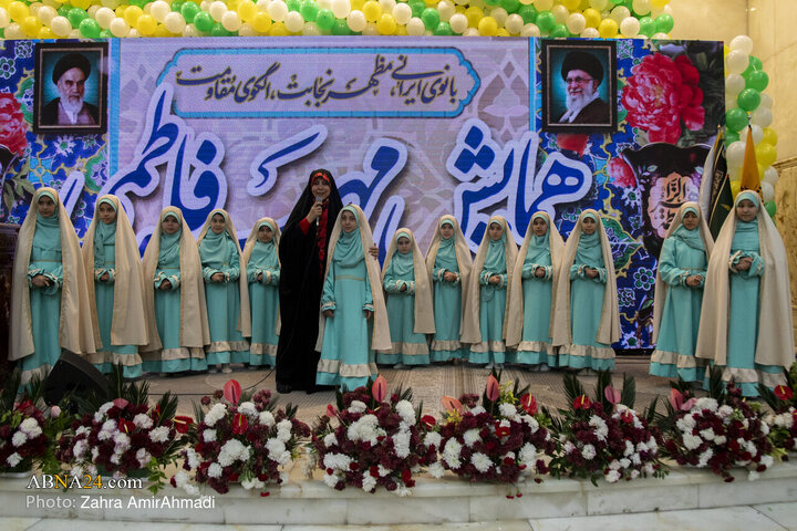 تقرير مصور/ مراسم إحياء يوم الأم ويوم المرأة عند مرقد الإمام الخميني الراحل (ره) بالعاصمة الإيرانية