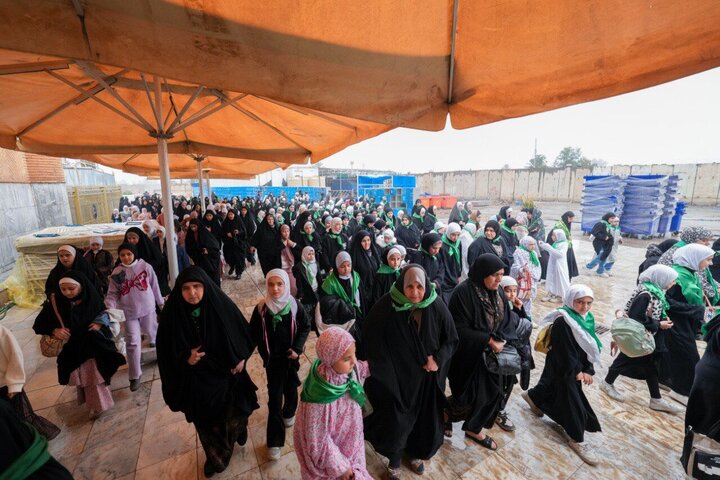 Informe fotográfico | El Santuario Al-Askari celebró a 4000 niñas al alcanzar la edad de obligación con una coronación simbólica del hiyab