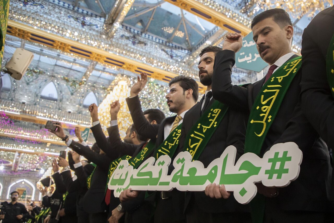 Iraqi University students chant pledge of loyalty to homeland at al-Abbas shrine (+Photos)