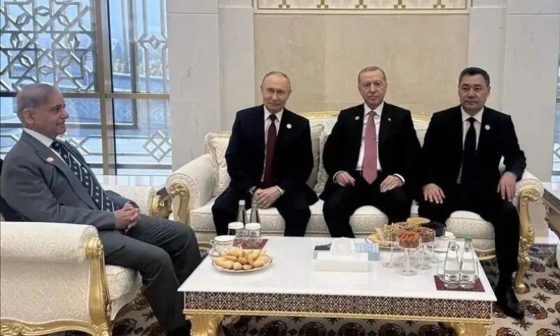 وزیرِاعظم پاکستان کے پیوٹن سے ملاقات کا انتظار کرنے کی خبر غلط نکلی! 