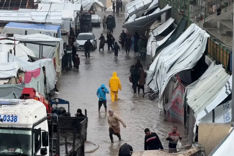 حكومي غزة يعلن حصيلة الأضرار الكارثية لمنخفض "بيرون"