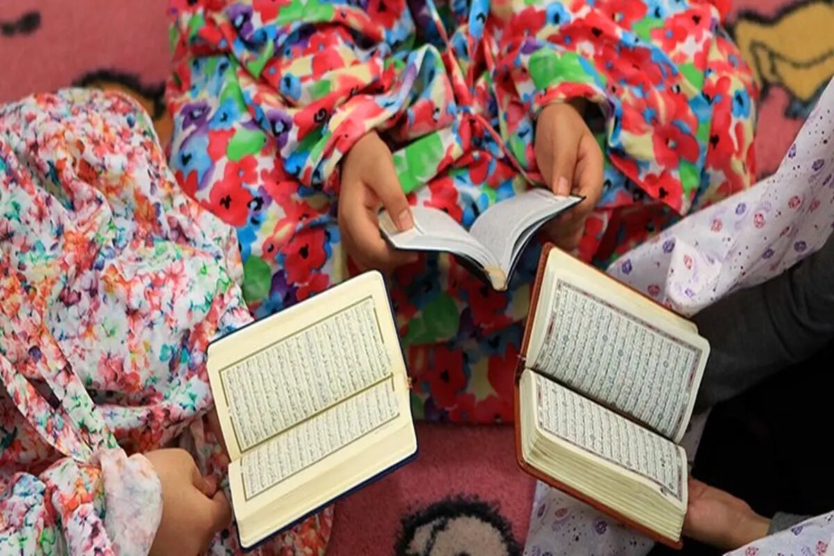 Hucet-ul Îslam Qomi: Jinên hifzkirina Qur’anê rêberên pêşeroja hêzê gelî ya hifzkirina Qur’anê ne