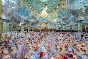 تقرير مصور/ حرم الإمامين العسكريين (ع) يحتضن حفلا بهيجا بتتويج أربعة آلاف فتاة للحجاب لبلوغهن سنّ التكليف