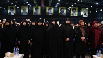 تصویری رپورٹ| لبنان میں حضرت فاطمہ س کی ولادت کی مناسبت سے خواتین کا عظیم الشان اجتماع
