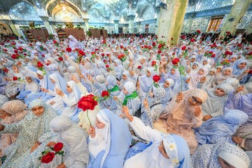 Фото | Минләрлә Ираглы гыз Әскәријен Имамларынын (әлејһимә сәлам) һәрәминдә Һәдди булуғ бајрамыны гејд едир