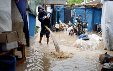 ঝড়-বৃষ্টিতে গাজায় সংকট/অবস্থা করুন।