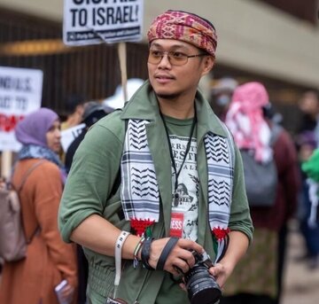 ধর্মীয় পোস্টের কারণে মার্কিন যুক্তরাষ্ট্রে একজন মুসলিম সাংবাদিকের গ্রেপ্তারের বিষয়ে গার্ডিয়ানের বিবরণ!