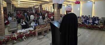 عکس خبری | تجلیل از دانش‌آموزان ممتاز مدرسه‌ «موج خرد» در کابل