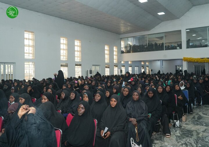 تقرير مصور/ مشاركة واسعة في حفل ولادة السيدة "فاطمة الزهراء" (ع) بحضور الزكزاكي بالعاصمة النيجيرية