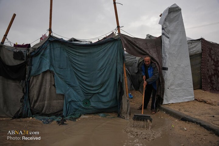 Photos: Gaza’s Displaced Trapped in Winter