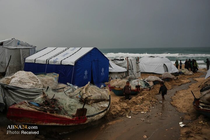 Photos: Gaza’s Displaced Trapped in Winter