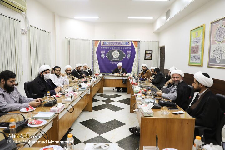 Photos: Members of "Menar" Seminary Council meet Ayatollah Ramazani