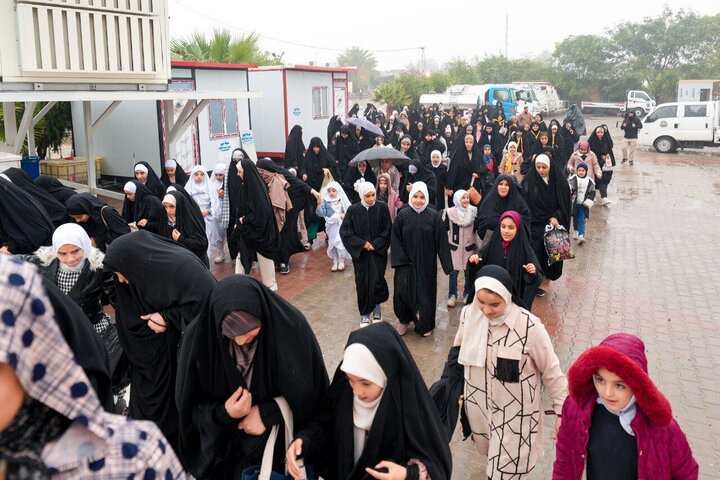 تقرير مصور/ حرم الإمامين العسكريين (ع) يحتضن حفلا بهيجا بتتويج أربعة آلاف فتاة للحجاب لبلوغهن سنّ التكليف