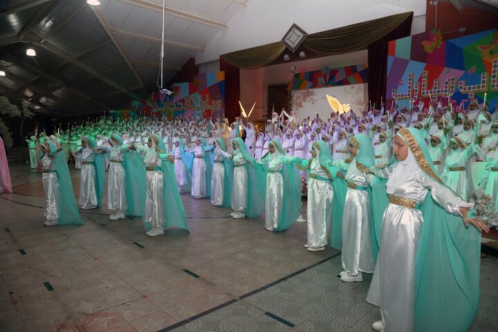 تقرير مصور/ إقامة حفل تكريمي للفتيات اللواتي بلغن سن التكليف الشرعي في بلدة "علي النهري البقاعية" اللبنانية