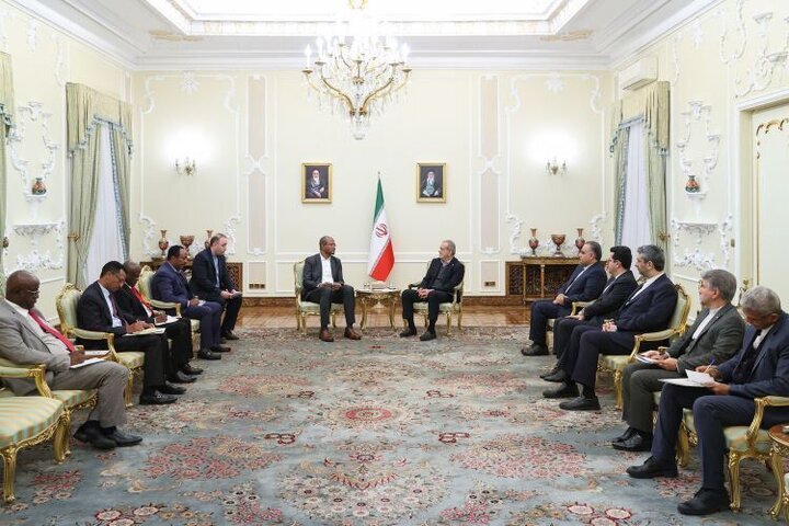 Пезешкиан: БРИКС үзв өлкәләр арасында әмәкдашлығын ҝүҹләндирилмәси үчүн јени үнсијјәт модели тәгдим едә биләр